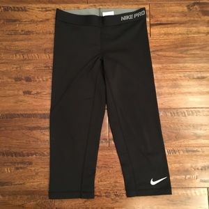 Nike Pro Dri-Fit crops-size S
